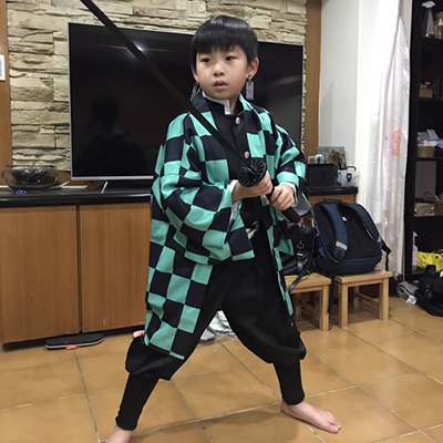 Trẻ em Kimetsu không Yaiba cos phù hợp với Kamado Tanjiro Yadouzi Bướm Ninja Yiyong Yong Kanaihu cosplay kimetsu no yaiba tanjiro cosplay