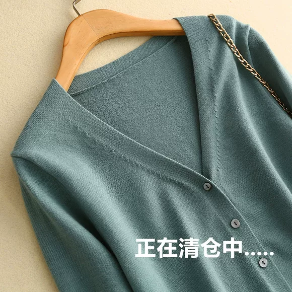 Mùa thu đông 2018 phiên bản Hàn Quốc của áo len mới nữ tay dài cổ chữ V cổ trụ màu trơn thon gọn ngắn áo len chạm đáy đoạn ngắn