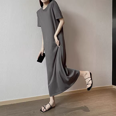 Mặc một chiếc váy ren cashmere trên cả hai mặt chân váy len bút chì