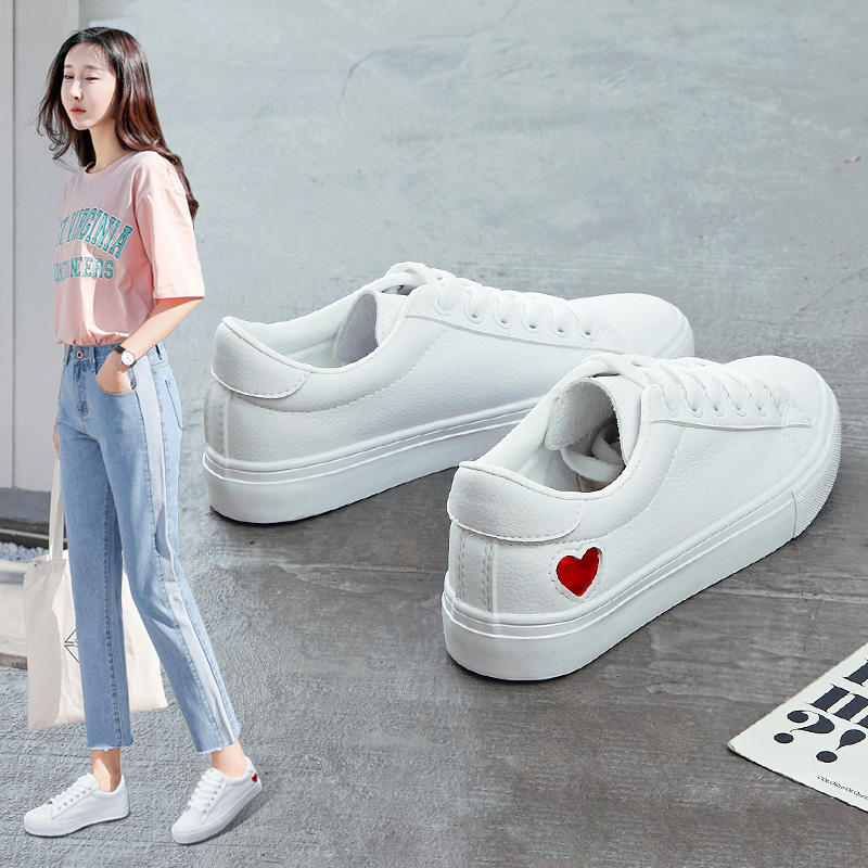 2018 giày trắng văn học hoang dã giày vải sinh viên nữ phiên bản Hàn Quốc của mùa xuân mới sang trọng giày vải Bắc Kinh cũ giầy cầu lông nữ