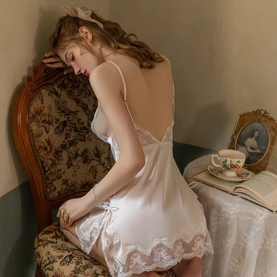 Trắng gợi cảm Bộ đồ ngủ bằng lụa cho nữ Pháp rỗng hở lưng nhung mặc nhà Bộ bên mở cao cấp treo váy ngủ