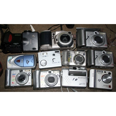 Thứ hai tay kỹ thuật số phụ kiện máy ảnh máy phế liệu đạo cụ quay phim sạc máy ảnh hàng tồn kho phí tài khoản túi fujifilm